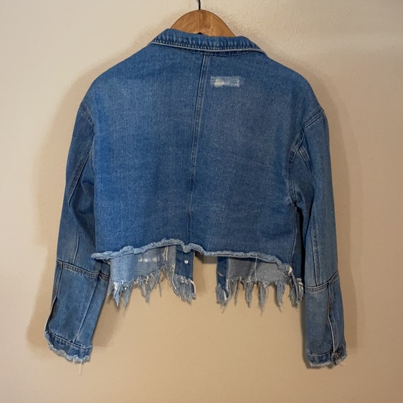 Distressed Cropped Denim Jacket - Picture 6 of 12